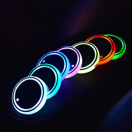 Färgglad LED-belysning för bilens mugghållare